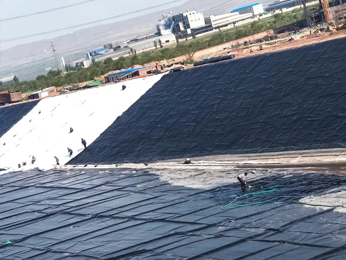 混凝土襯砌渠道內垃圾、淤泥、水銹等雜物，如何修補？